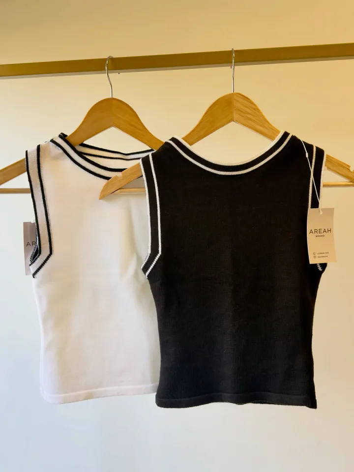Regatas de malha nas cores off white e preto